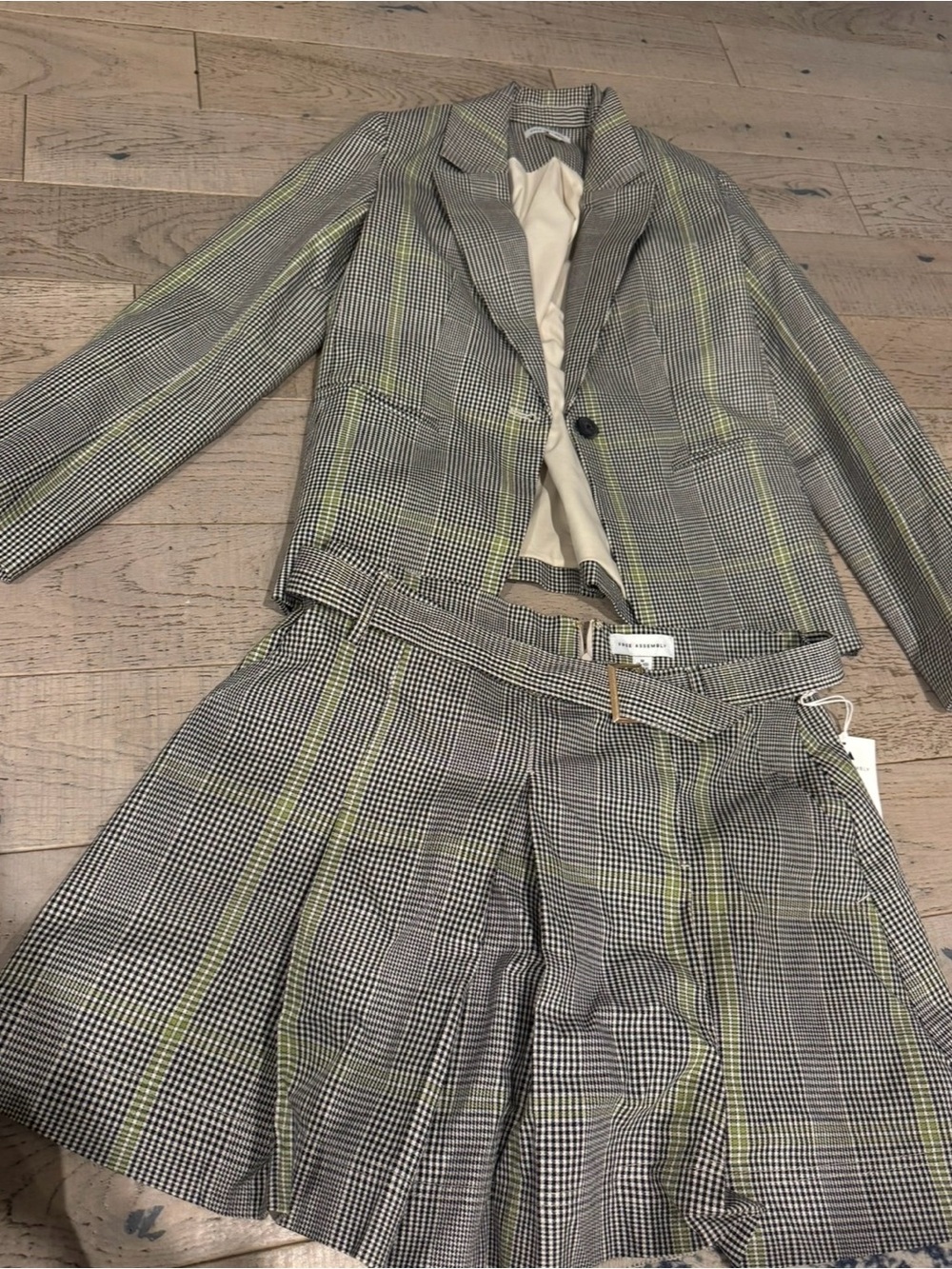Free assembly plaid Two-Piece Blazer & Pleated skirt Set